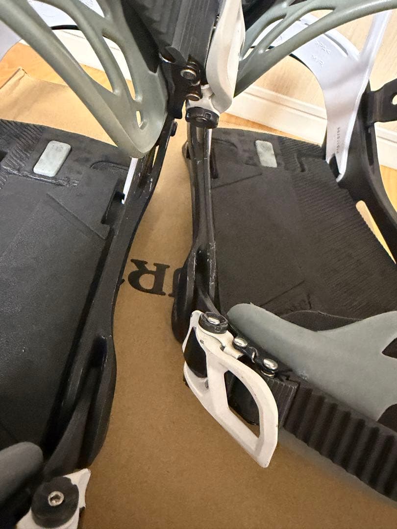 Burton Cartel MNS Mサイズ ビンディング　バートン　カーテル