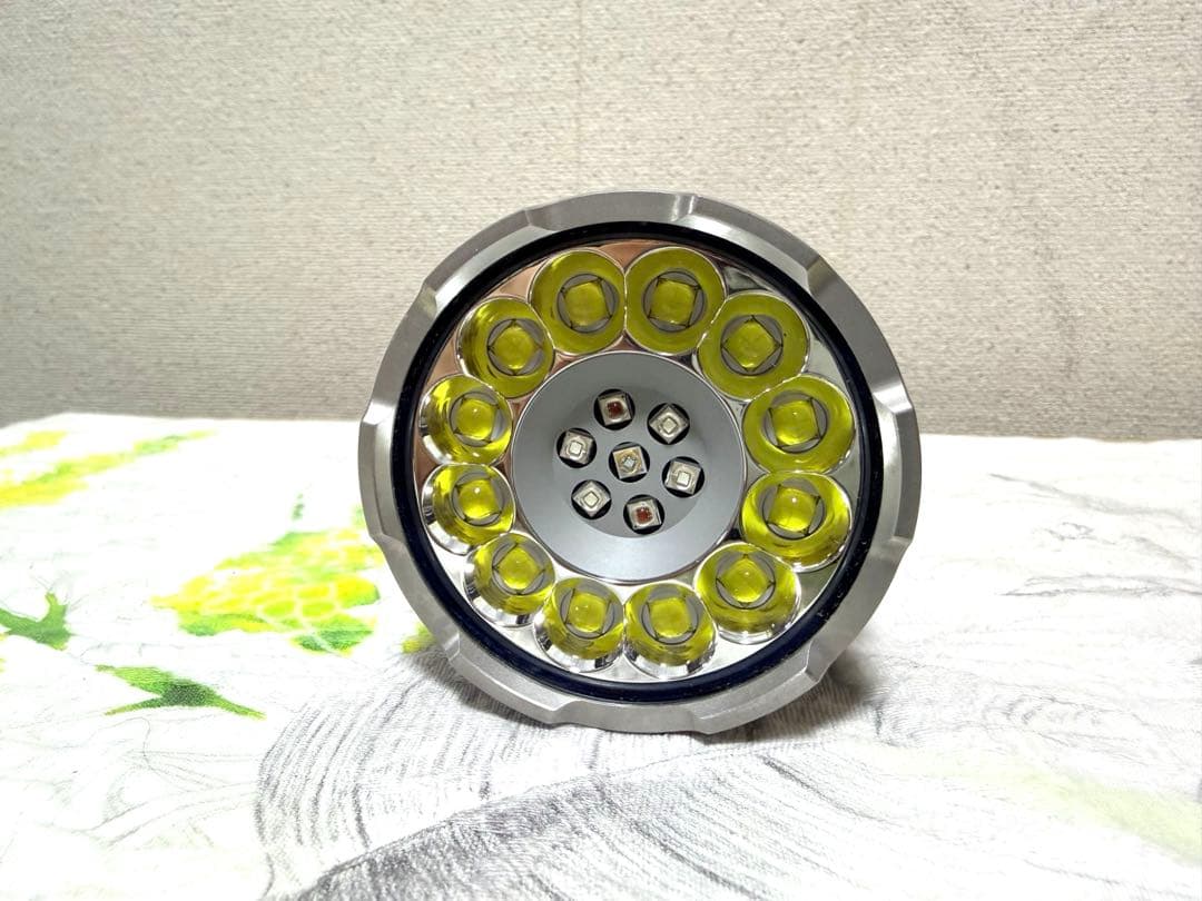 【美品】 ACEBEAM X80 LEDライト 25000ルーメン 6000K