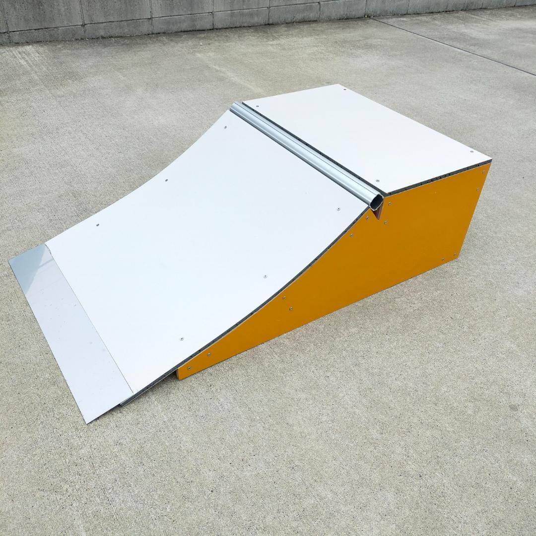 すぐにお届け 送料込 スケボーランプ 完成品 高さH300mm スケボー