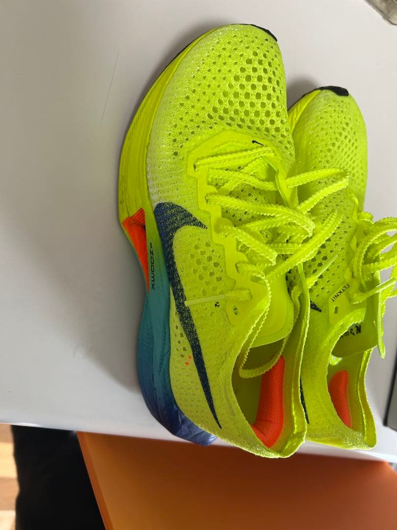 Nike 厚底シューズ 23.0㎝ 蛍光イエロー　　スパイク