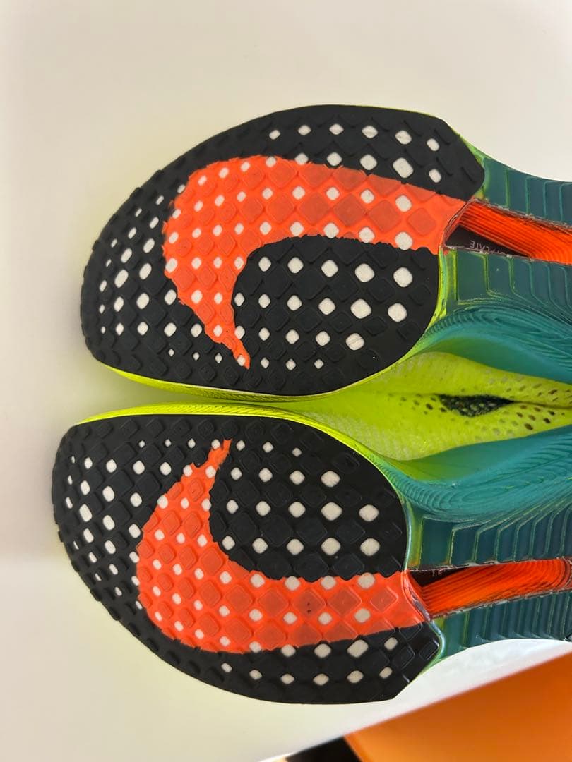 Nike 厚底シューズ 23.0㎝ 蛍光イエロー　　スパイク