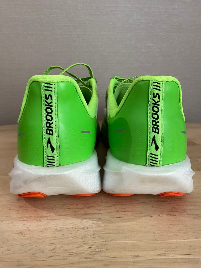 ブルックス　ハイペリオンマックス　BROOKS HyperionMax