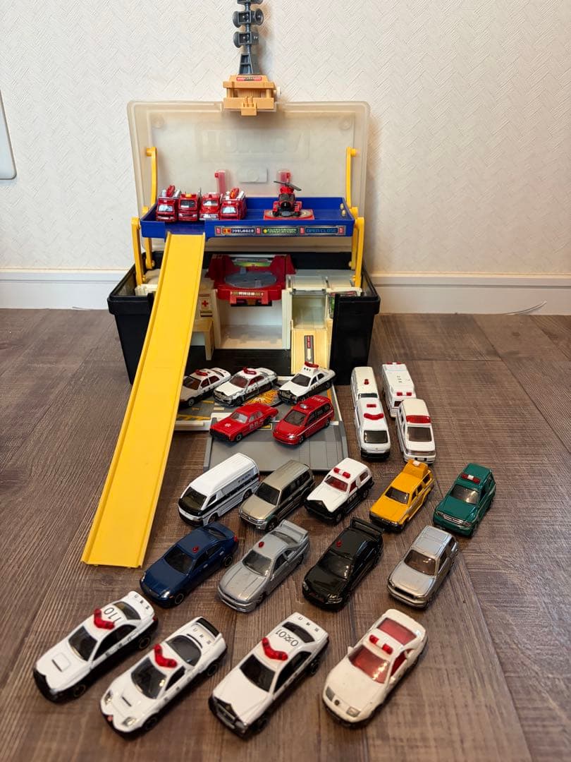Vintage TOMICA 消防・警察・救急　セット【ポリスボックス付】
