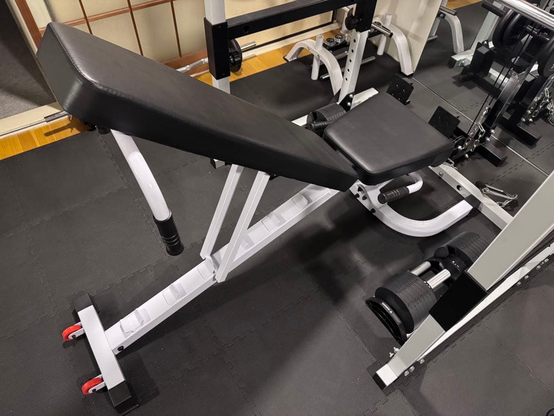 【東京都新宿区まで引き取り限定】Mad Bullトレーニングベンチ