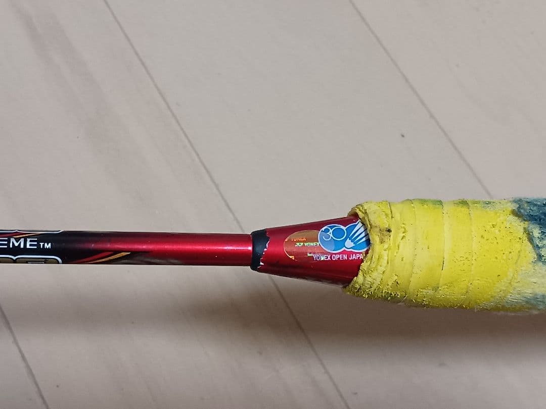 バドミントンラケット　YONEX　VOLTRIC80　限定カラー
