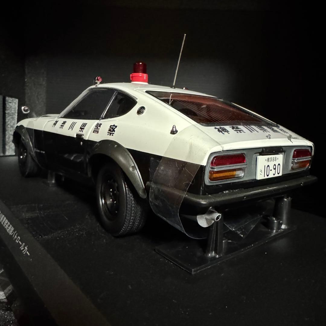 絶版未展示品 京商 1/18 フェアレディ 240ZG 神奈川県警察高速パトカー