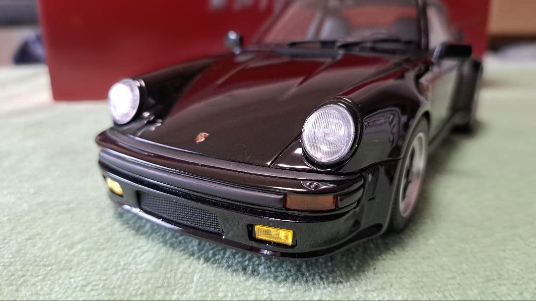 ポルシェ 911 ミニカー ブラック GT SPIRIT1/18