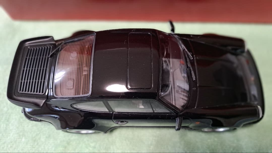 ポルシェ 911 ミニカー ブラック GT SPIRIT1/18