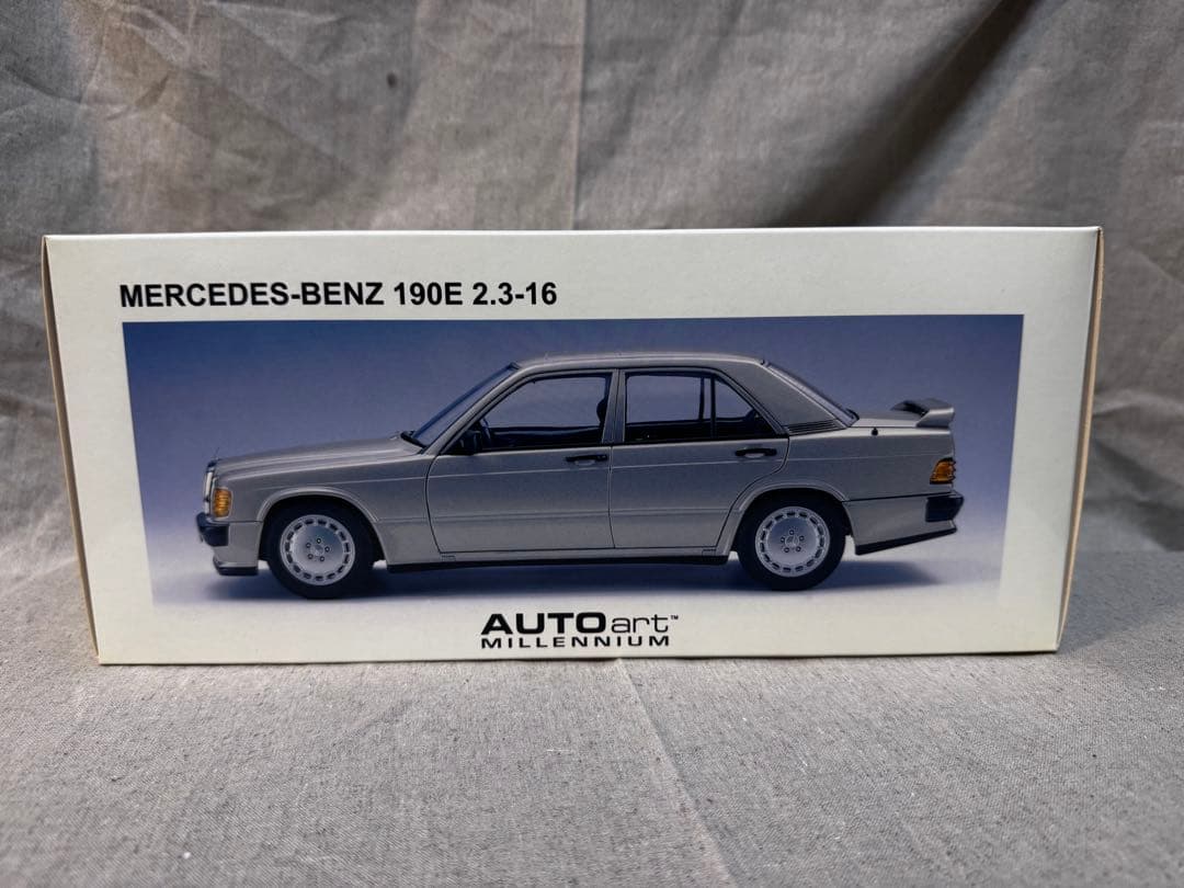 ミニカー Mercedes-Benz 190E 2.3-16 mercedes 1/18