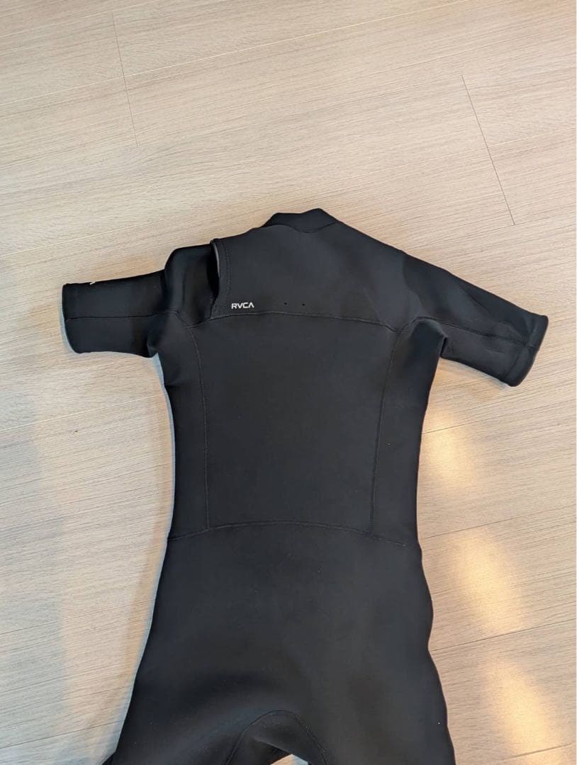 DEVI！！RVCA 2/2 BALANCECHESTZIP SS