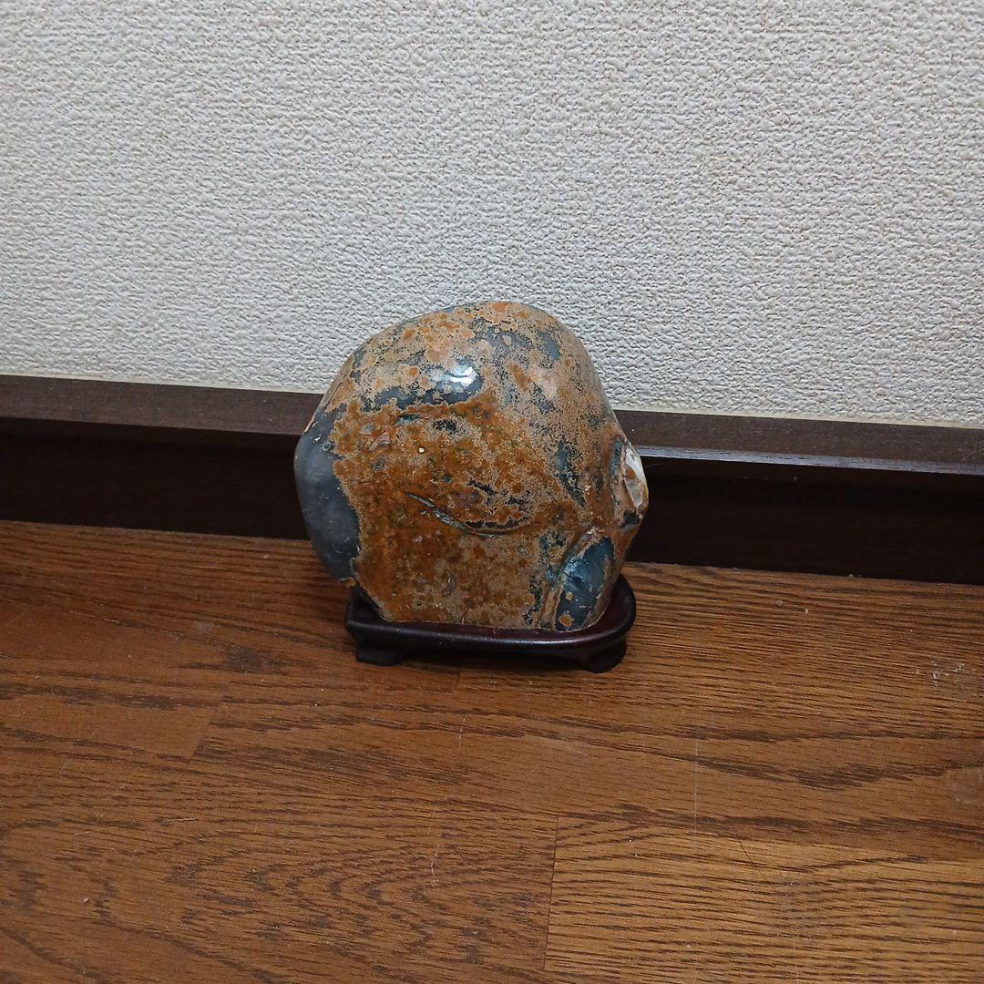 鑑賞石の置物