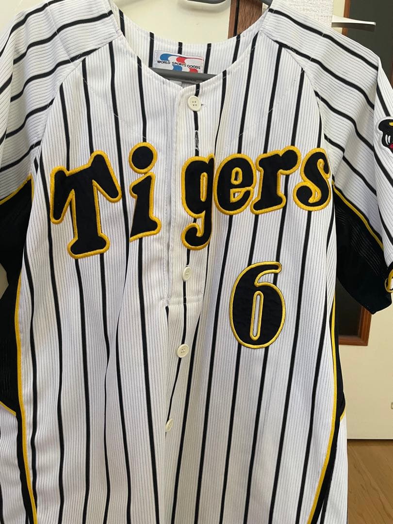 元阪神タイガース　金本選手ユニフォーム刺繍入り