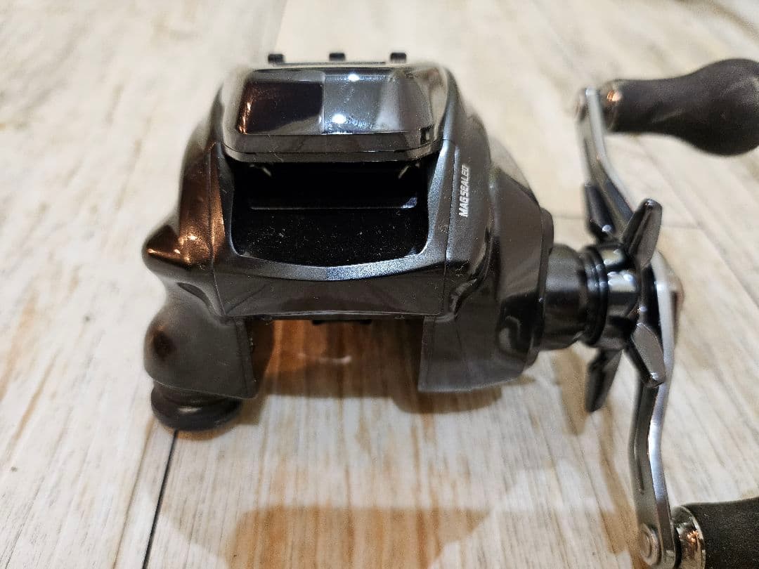 DAIWA 22シーボーグ200JLダブルハンドル