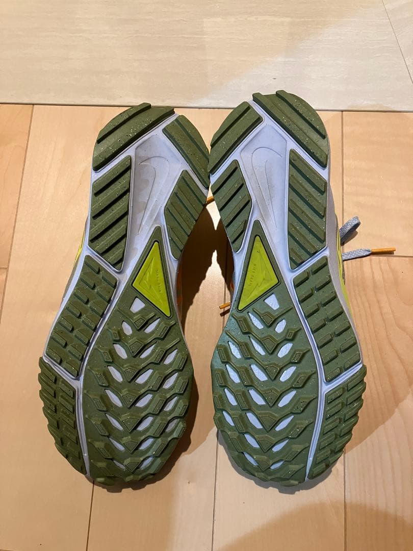 NIKEトレイルランニングシューズ グレー/イエロー/オレンジ26.0