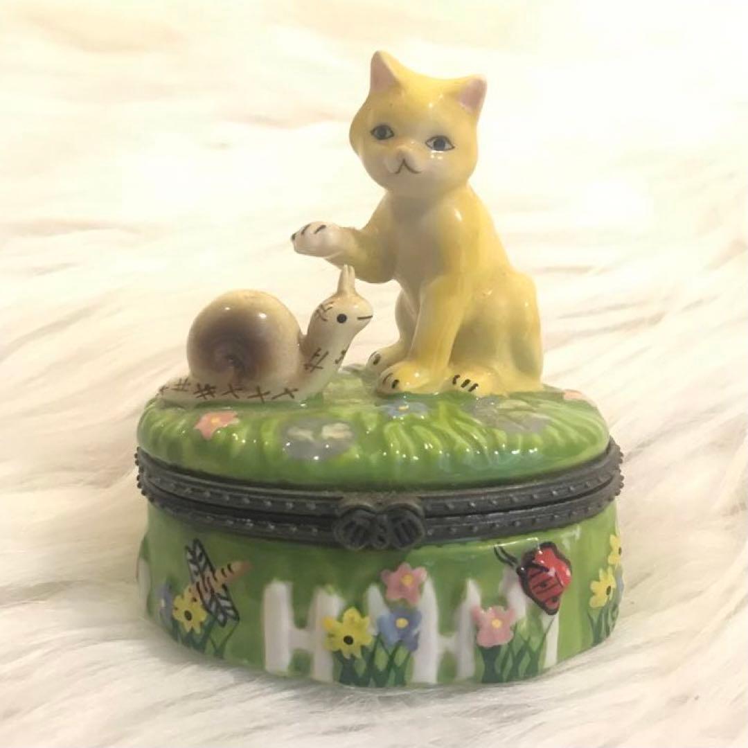 【 お宝品 】猫 かたつむり ポタリーケース 陶磁器