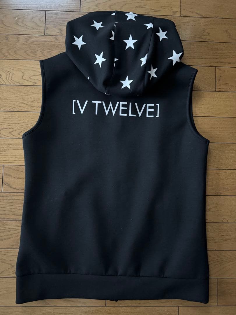 レ*ド様 V TWELVE V12 ベスト　パーカー