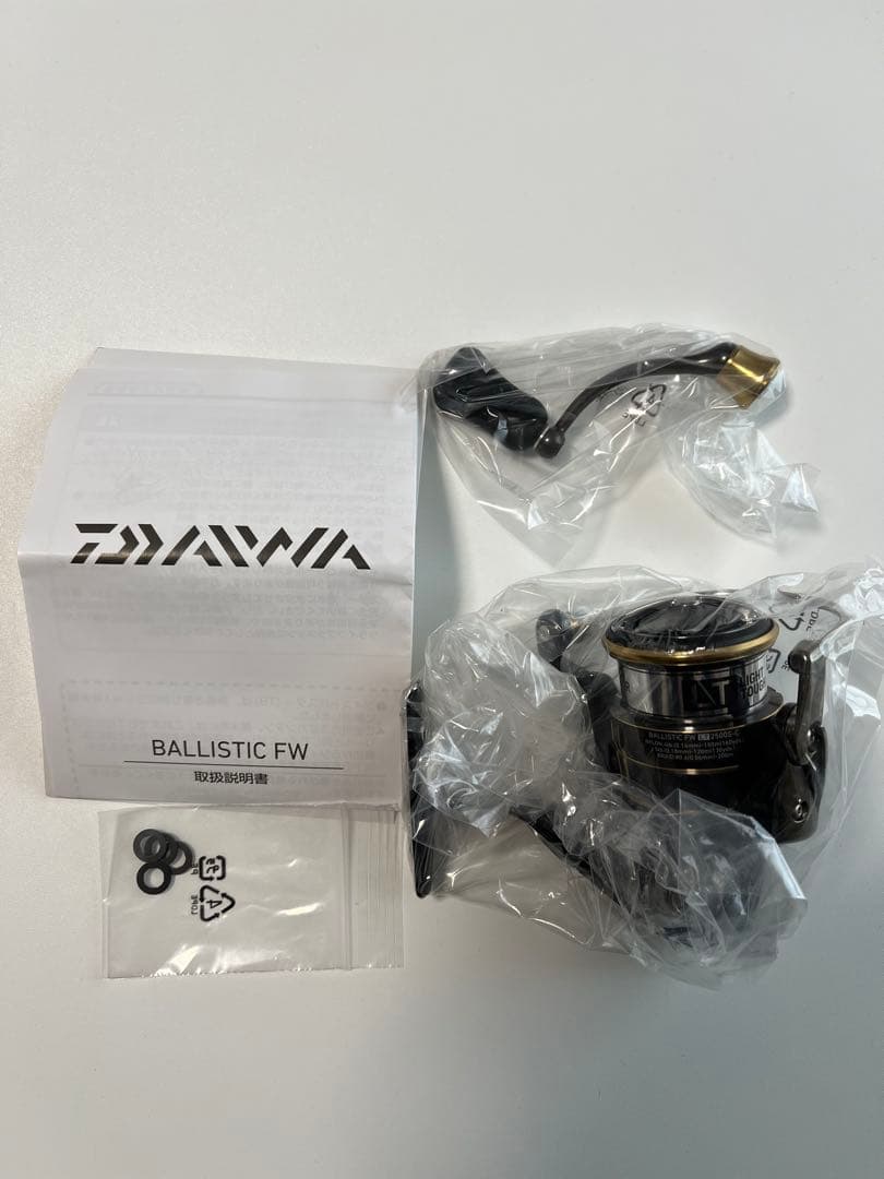 リール Daiwa BALLISTIC FW LT 2500S-C