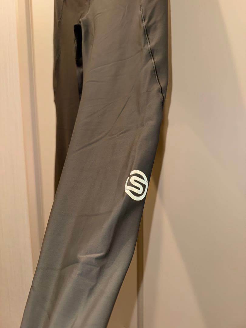 レア！SKIMS POWERED BY Sタンクトップ レギンスセット極美品❗️