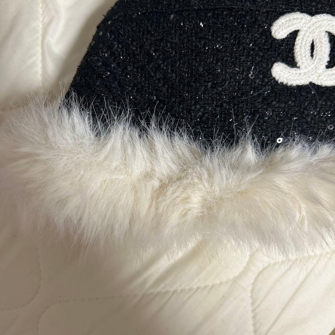 Chanel ノベルティ　 ファー付き帽子 黒　新品未使用！