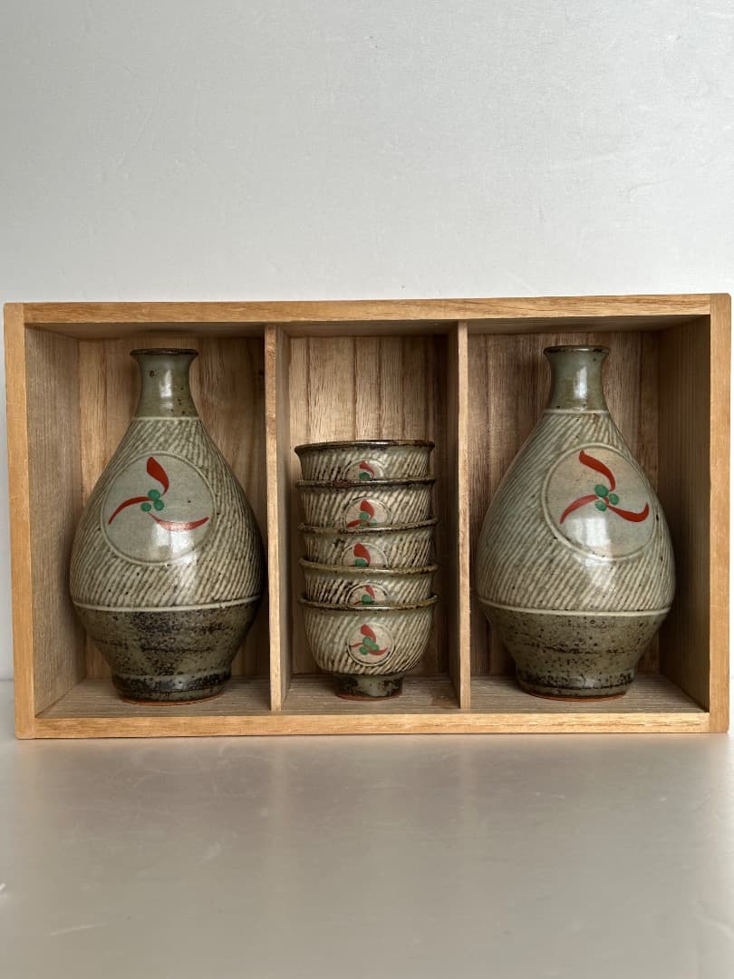 象嵌赤絵酒器 (人間国宝 島岡達三作)　徳利×２・ぐい吞み×５(モコモコ様用)