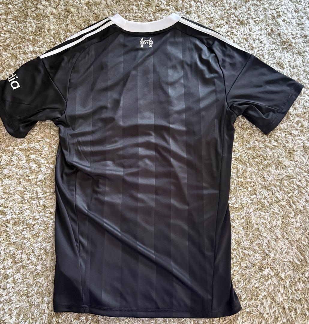 新品タグ付き リバプール 25/26 GKユニフォーム 3rd