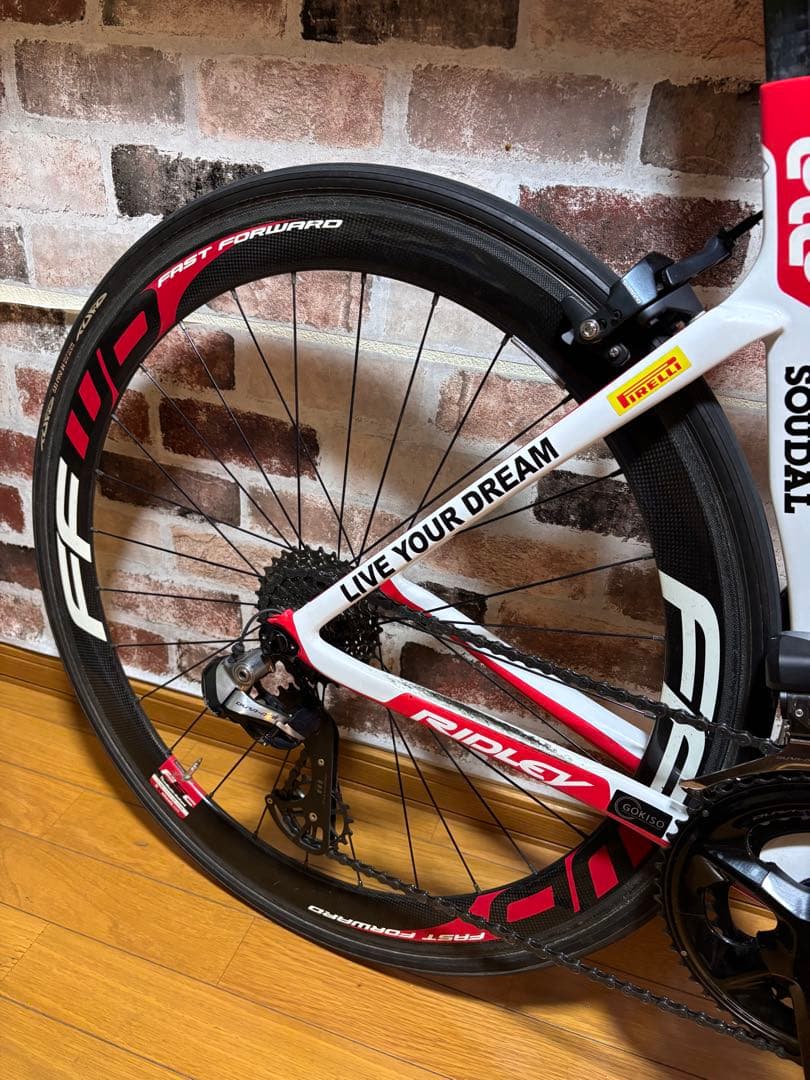 FFWD F5C DT SWISS 240チューブラー　タイヤ付き