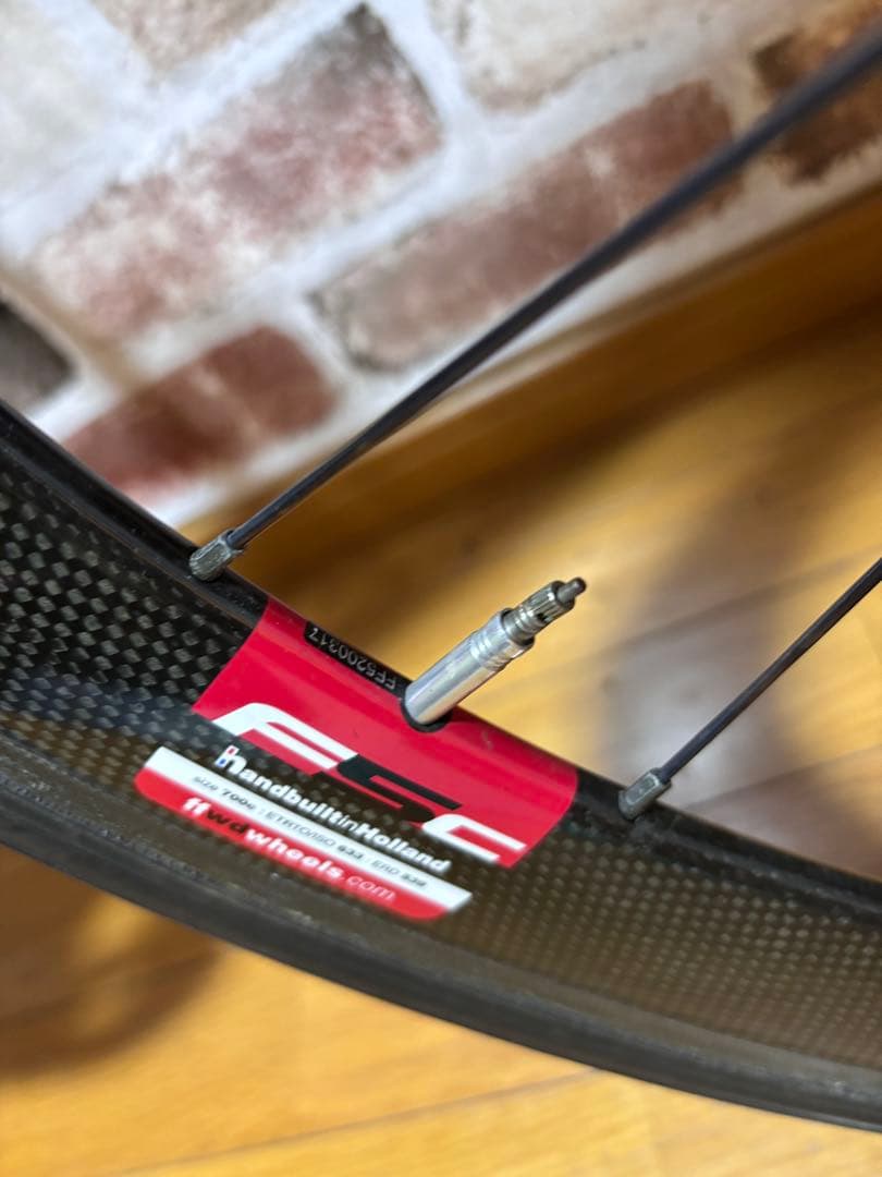 FFWD F5C DT SWISS 240チューブラー　タイヤ付き