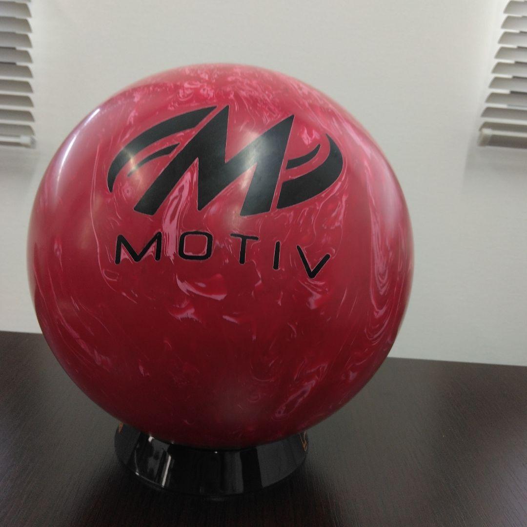 MOTIV REVOLT 赤 ボウリングボール
