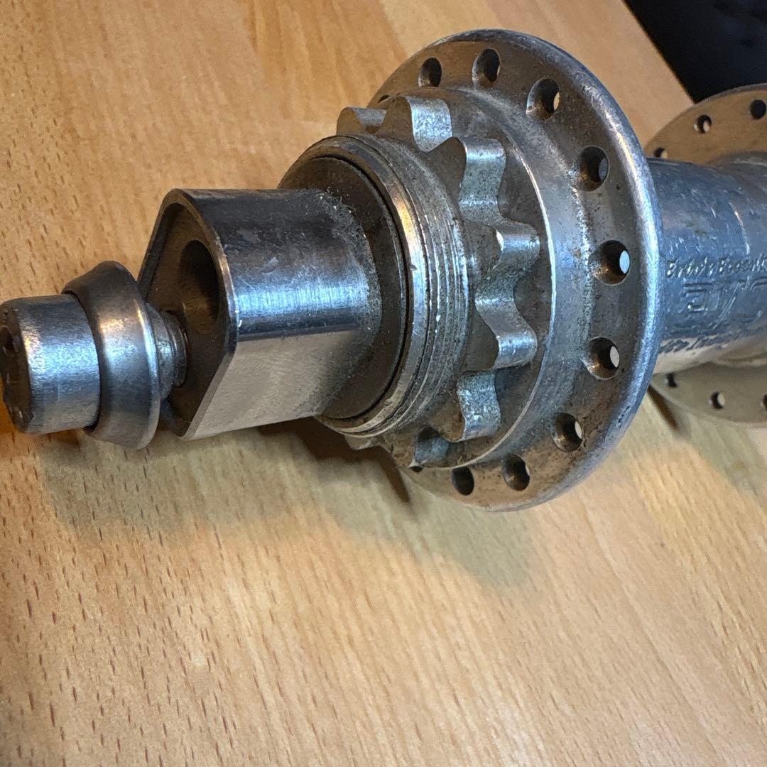 パーツ WHITE INDUSTRIES eno eccentric hub 135mm