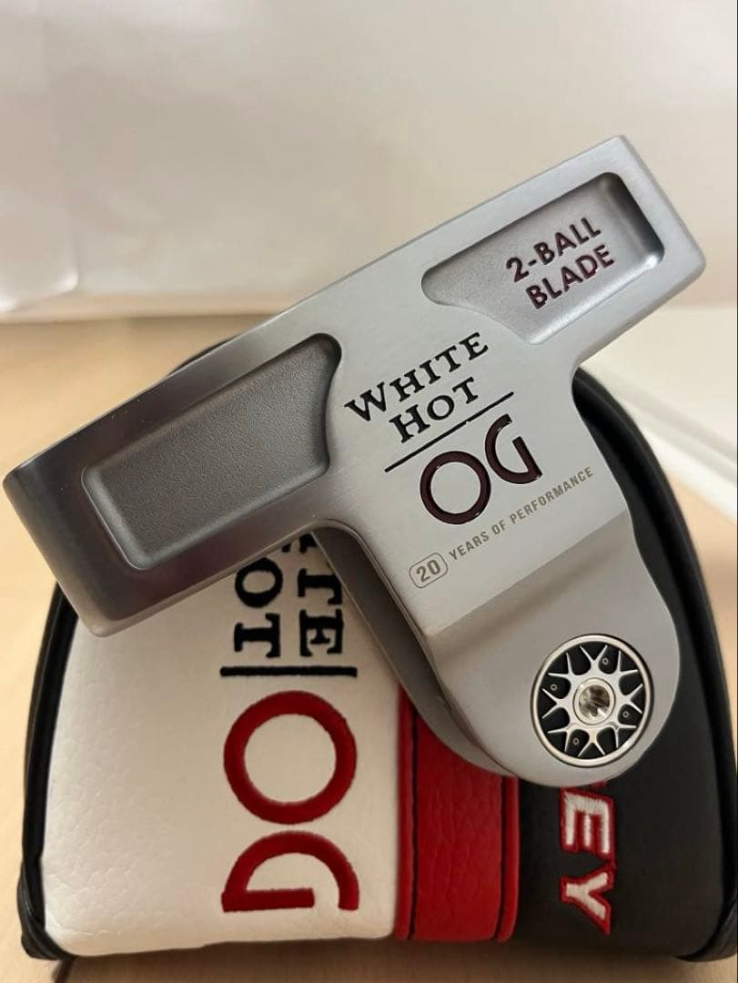 オデッセイWHIT HOT OG 2BALL BLADE パター