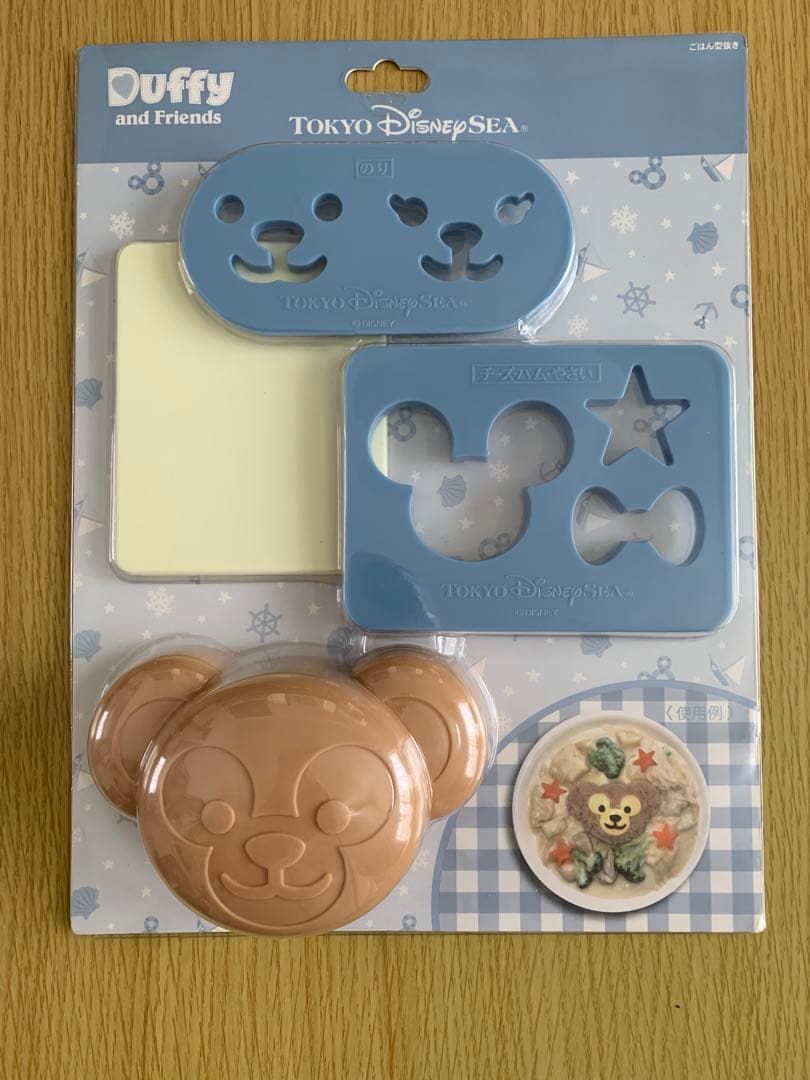 ダッフィーお弁当箱　ランチボックス　エプロン＆ミトンセット　ご飯型抜き