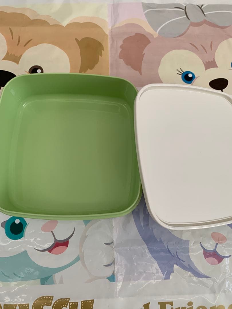 ダッフィーお弁当箱　ランチボックス　エプロン＆ミトンセット　ご飯型抜き