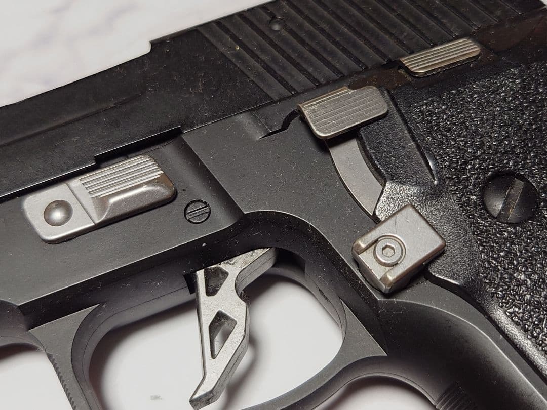K*0様 東京マルイ シグ ザウエル P226レイル