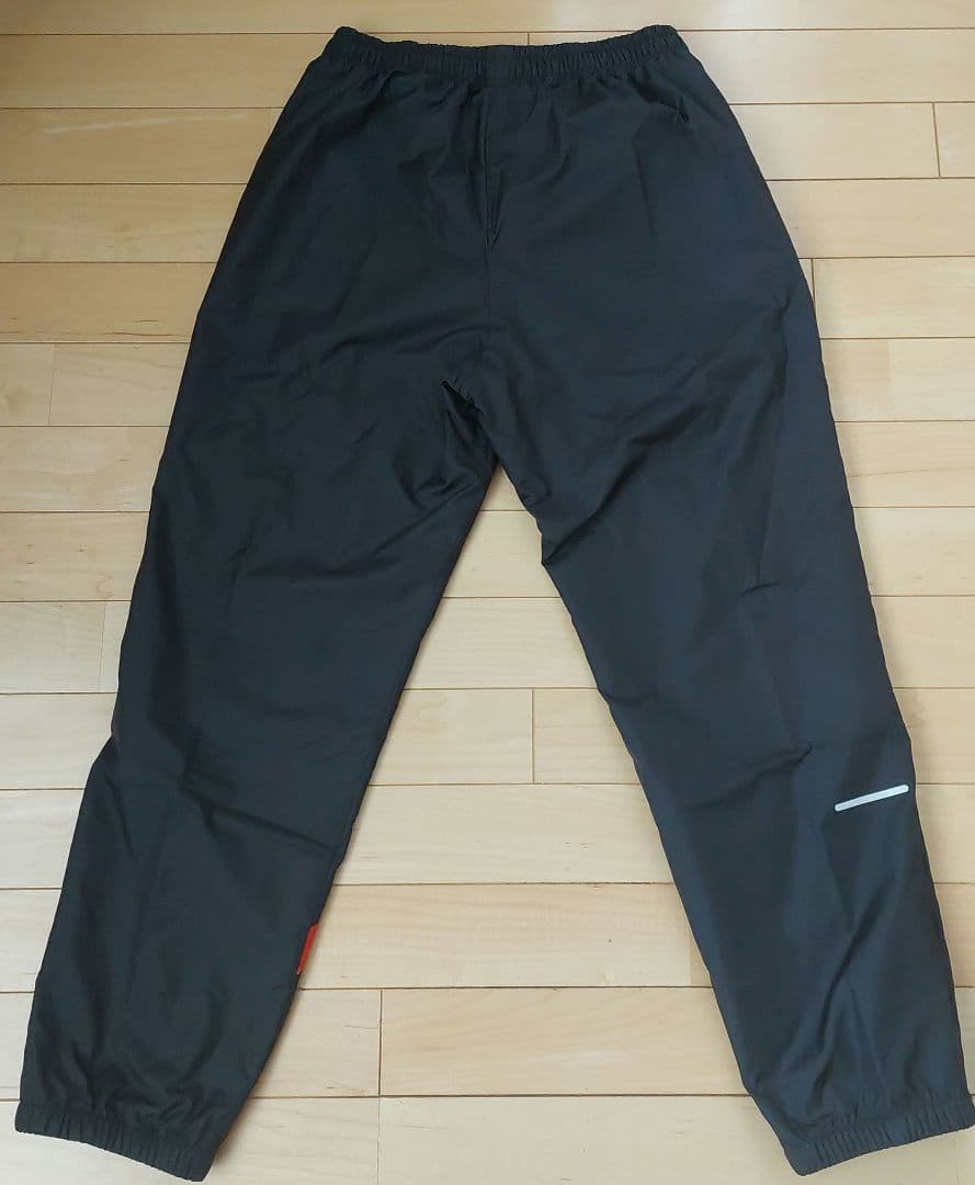 ASICS ウインドブレーカー上下セット　黒/赤