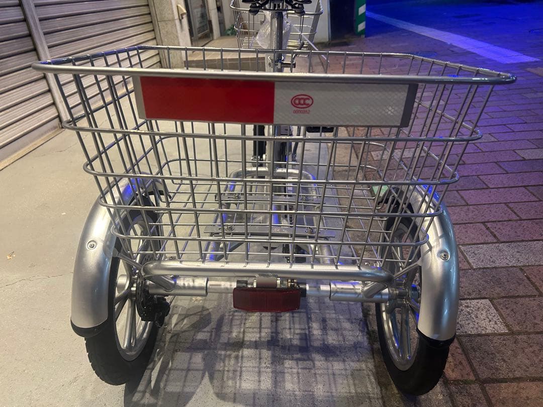 未使用DATWO 三輪自転車 14インチ 大人用三輪車 高齢者 前後カゴ付です。