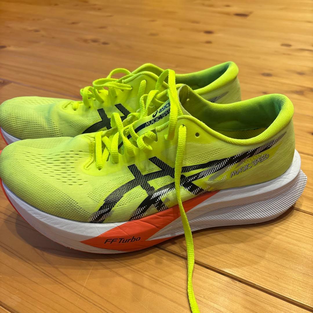 asics マジックスピード4 27.5cm カーボン搭載ランニングシューズ