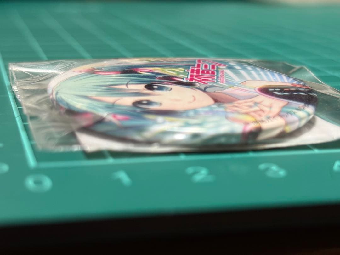 初音ミク 10周年記念イラスト缶バッチ