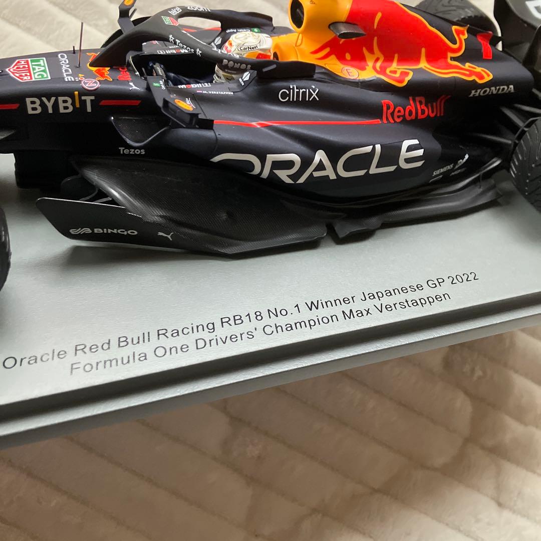 J*Y様 Oracle Red Bull Racing RB18 ミニカー 1/