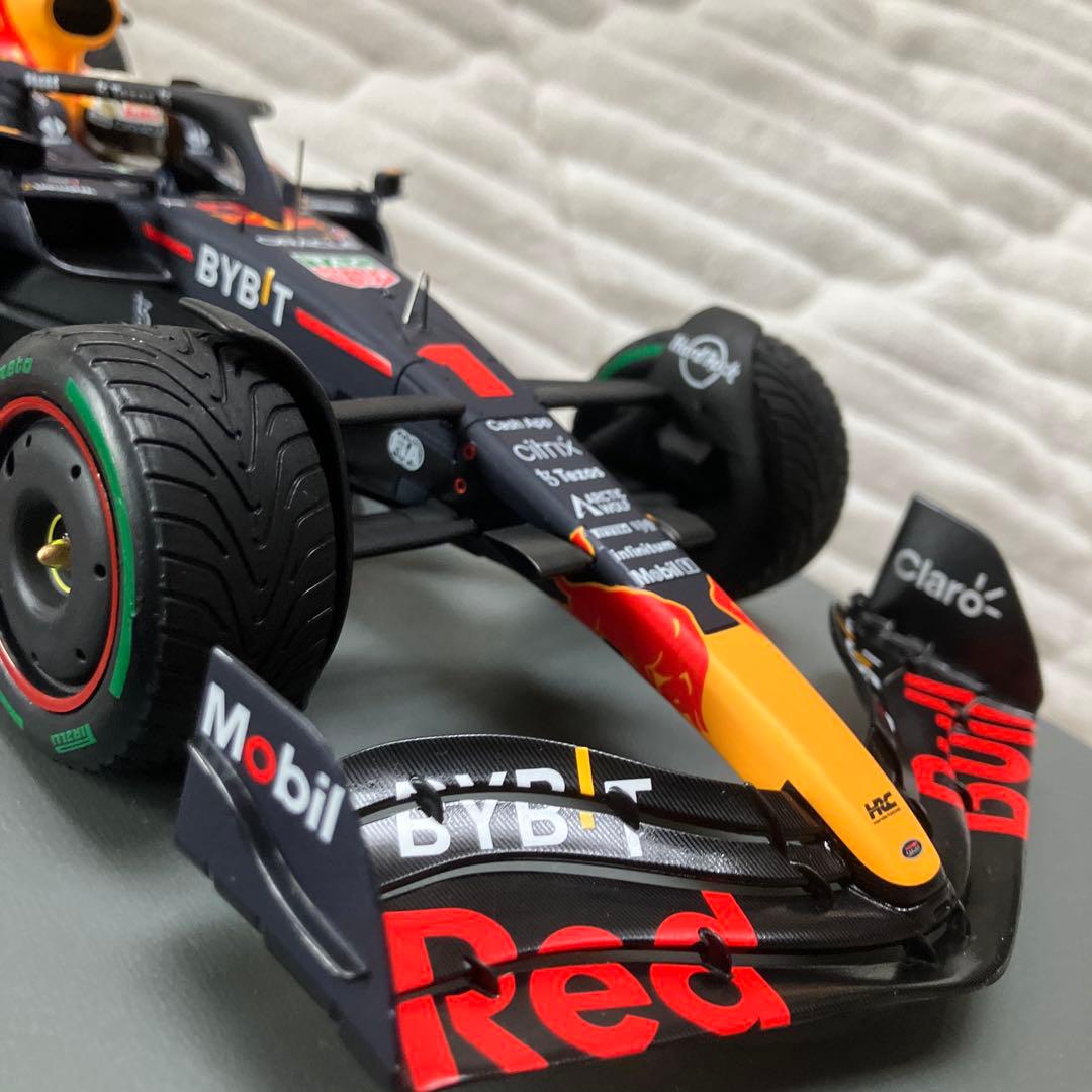 J*Y様 Oracle Red Bull Racing RB18 ミニカー 1/