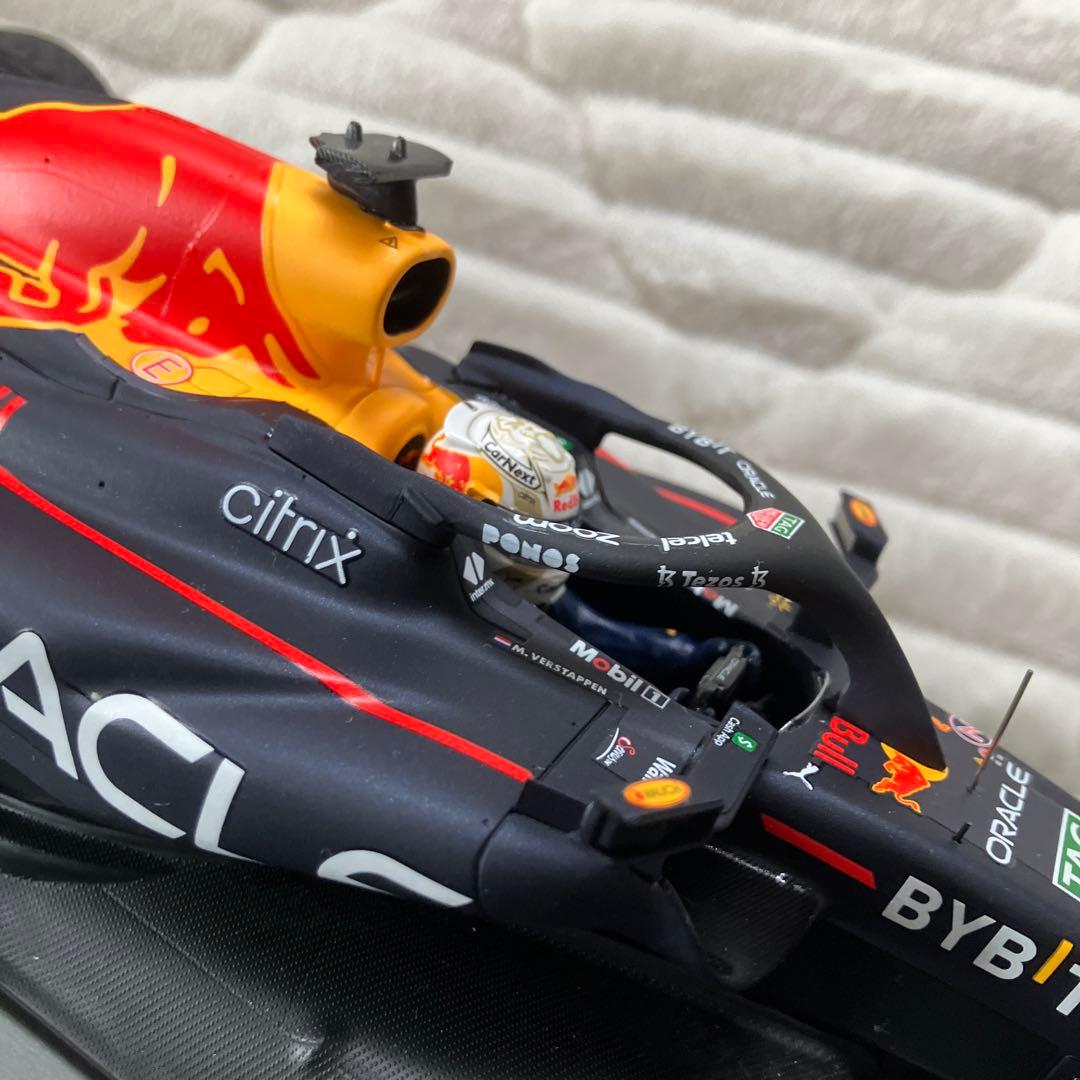 J*Y様 Oracle Red Bull Racing RB18 ミニカー 1/
