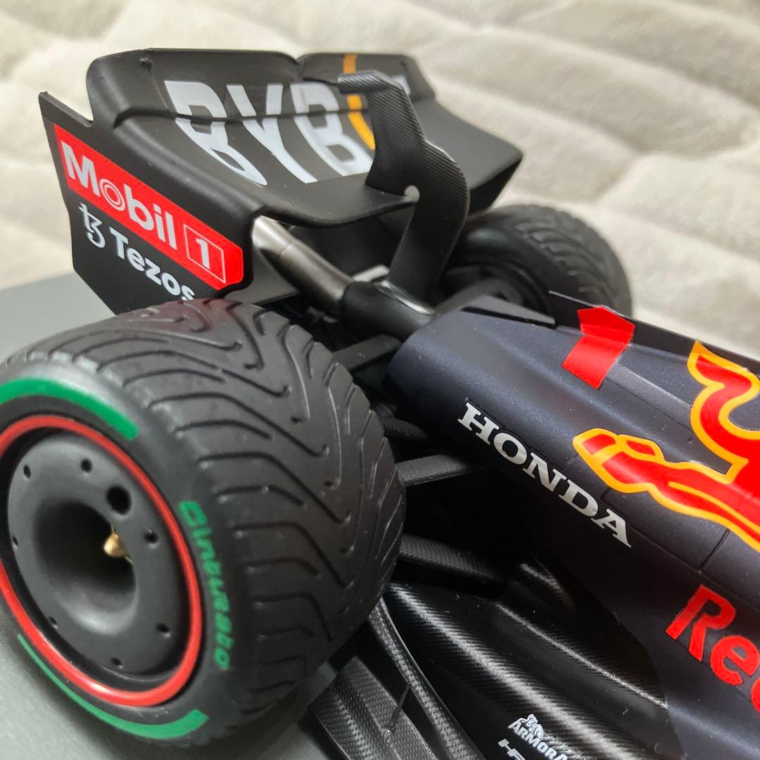 J*Y様 Oracle Red Bull Racing RB18 ミニカー 1/