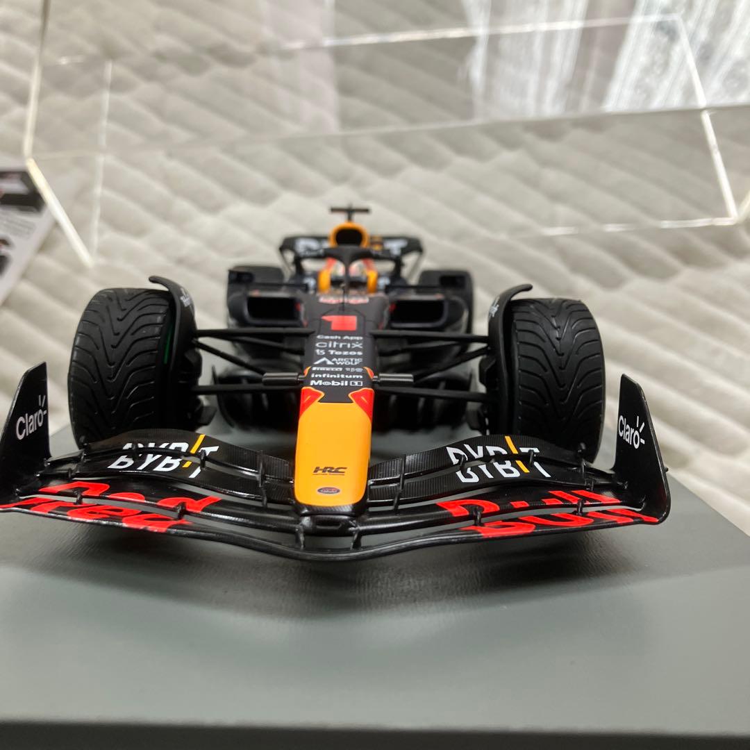 J*Y様 Oracle Red Bull Racing RB18 ミニカー 1/