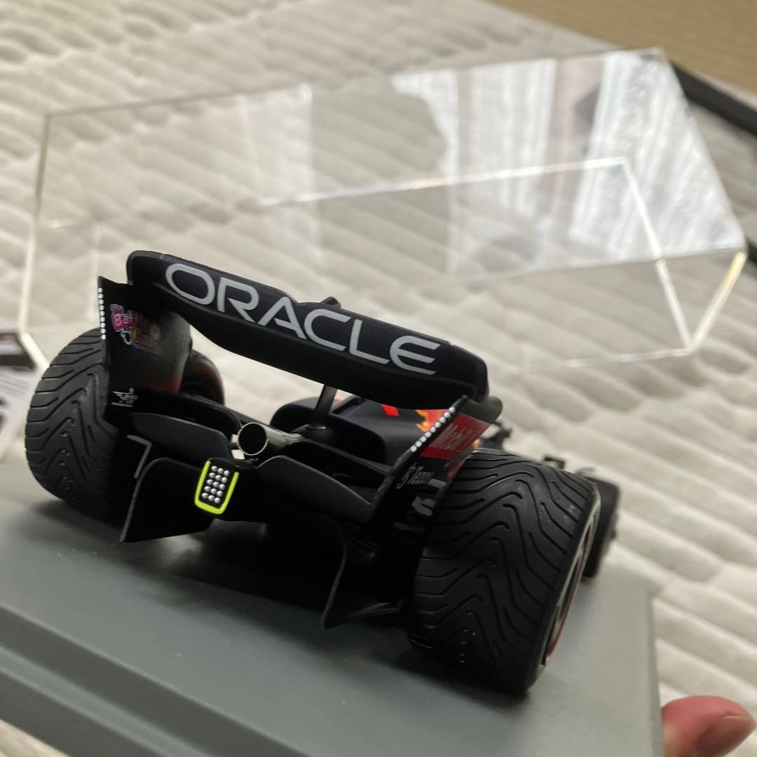 J*Y様 Oracle Red Bull Racing RB18 ミニカー 1/
