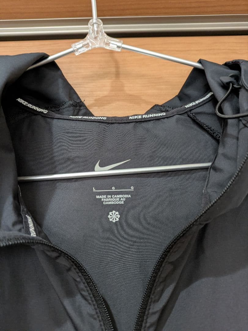 ナイキ NIKE ランニング running 軽量シェル パーカー 希少 黒 Ｌ