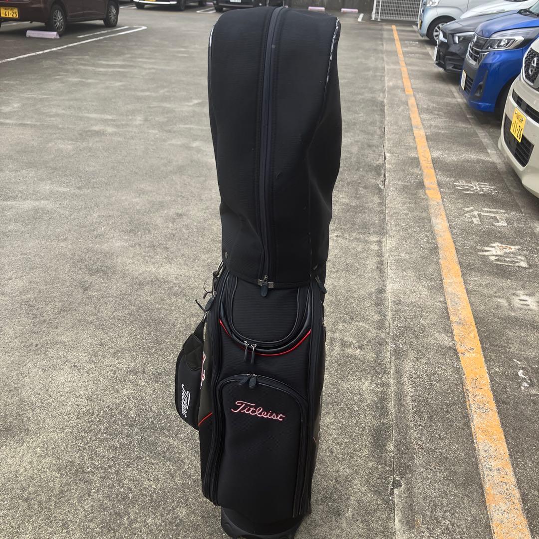 Titleist キャディバッグ 黒/赤 フード付き