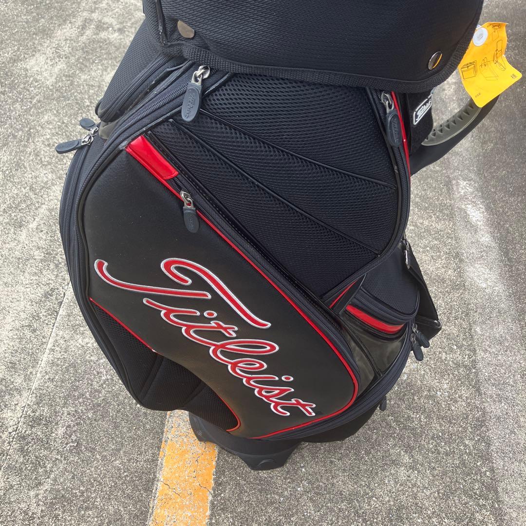 Titleist キャディバッグ 黒/赤 フード付き
