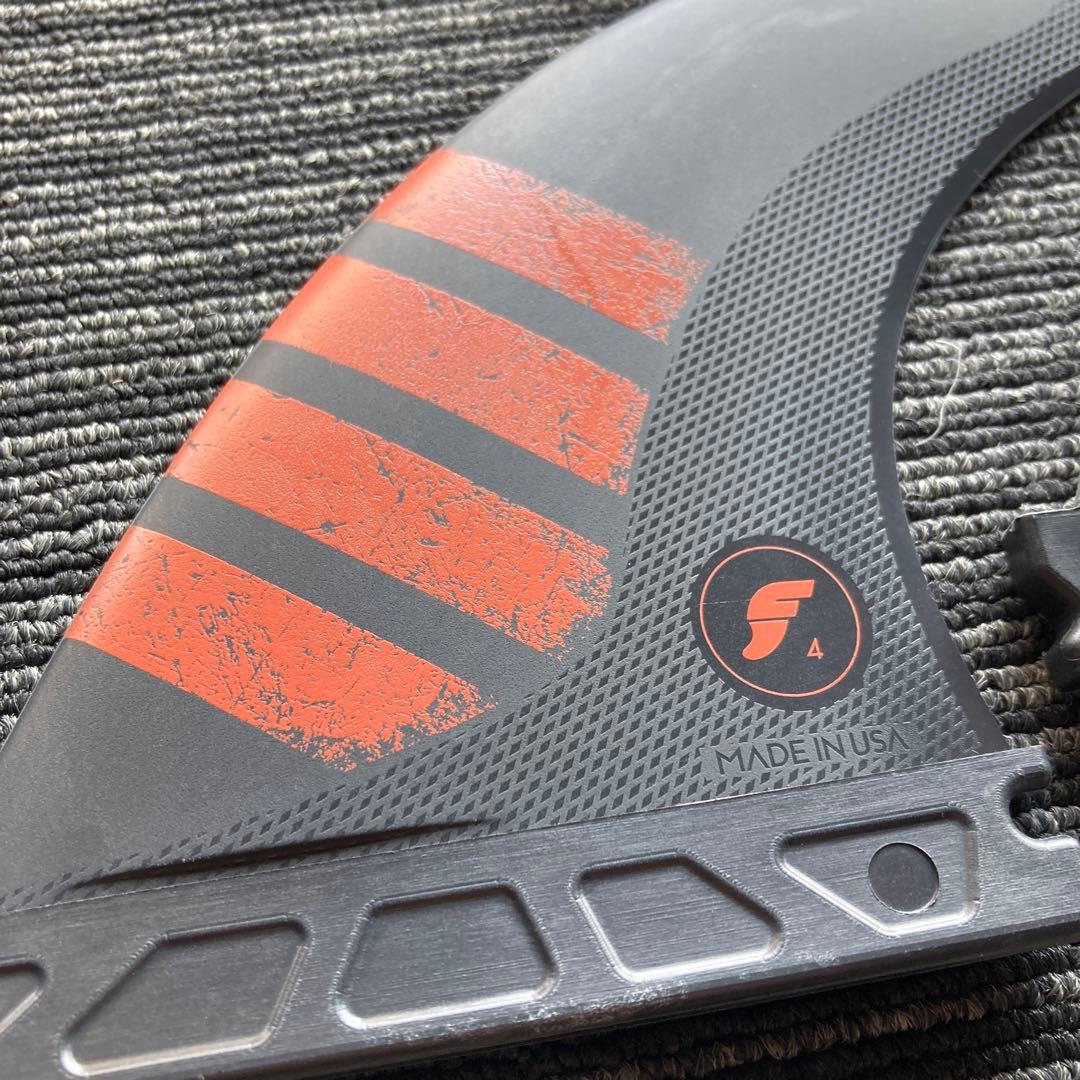 【新品】Futures Fin Alpha F4 Red