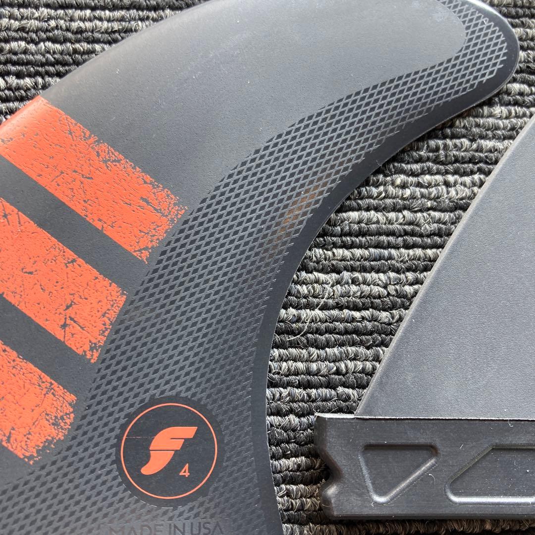 【新品】Futures Fin Alpha F4 Red
