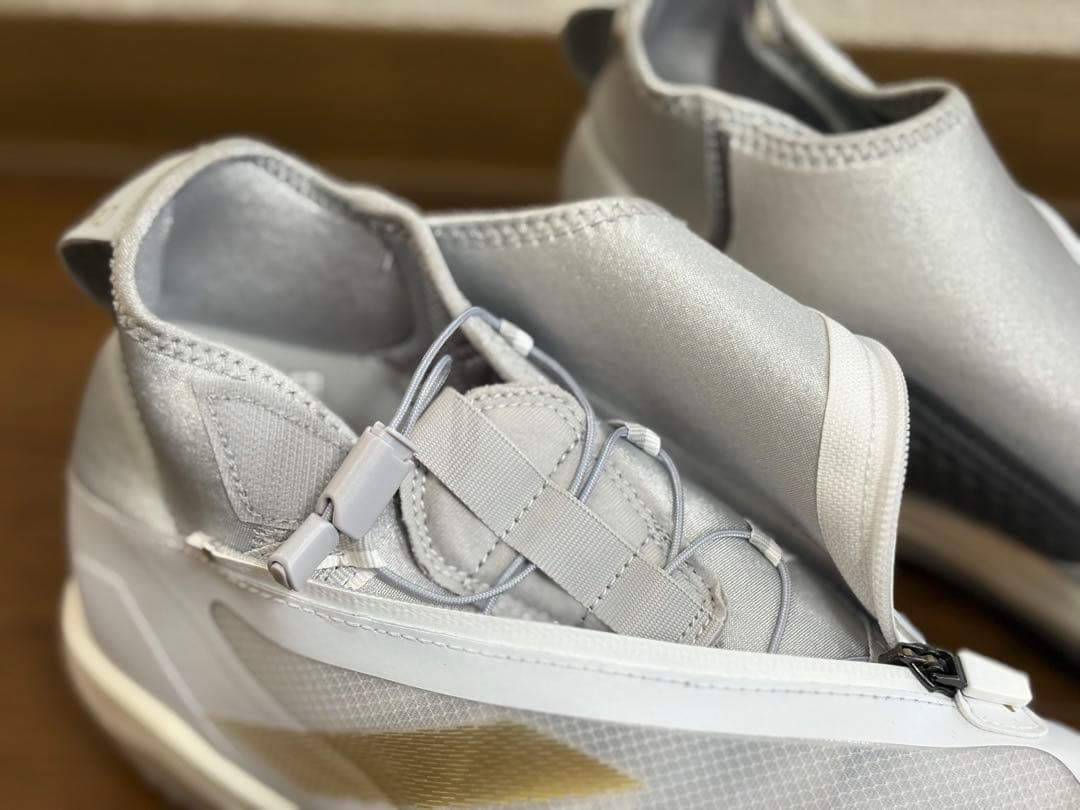【並行輸入】adidas トレシュー 日本未発売
