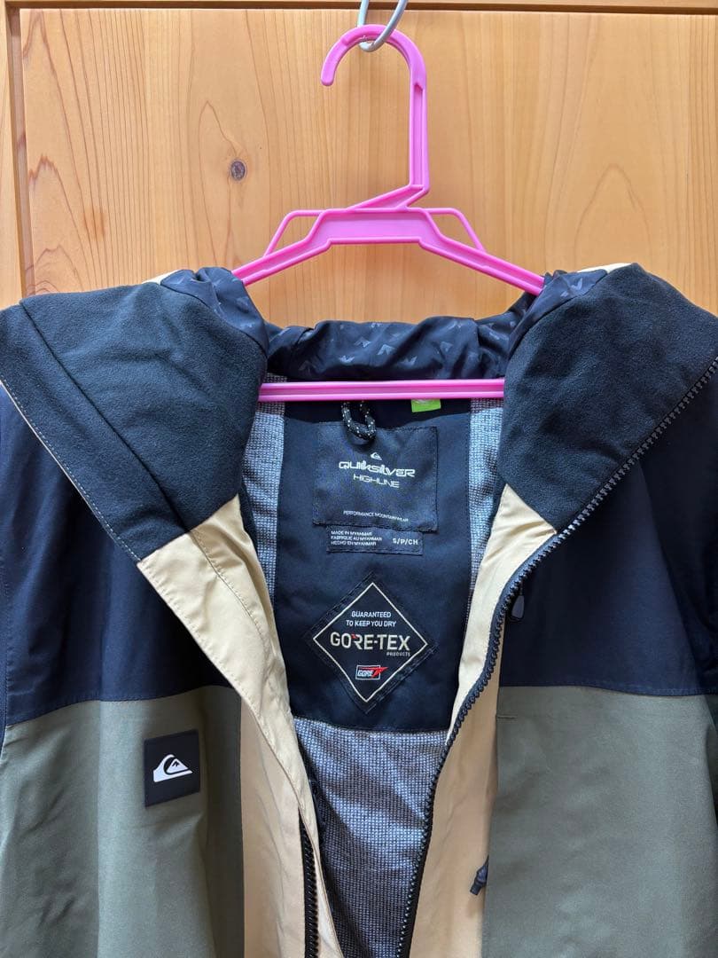 QUIKSILVER FOREVER STRETCH ジャケット Sサイズ